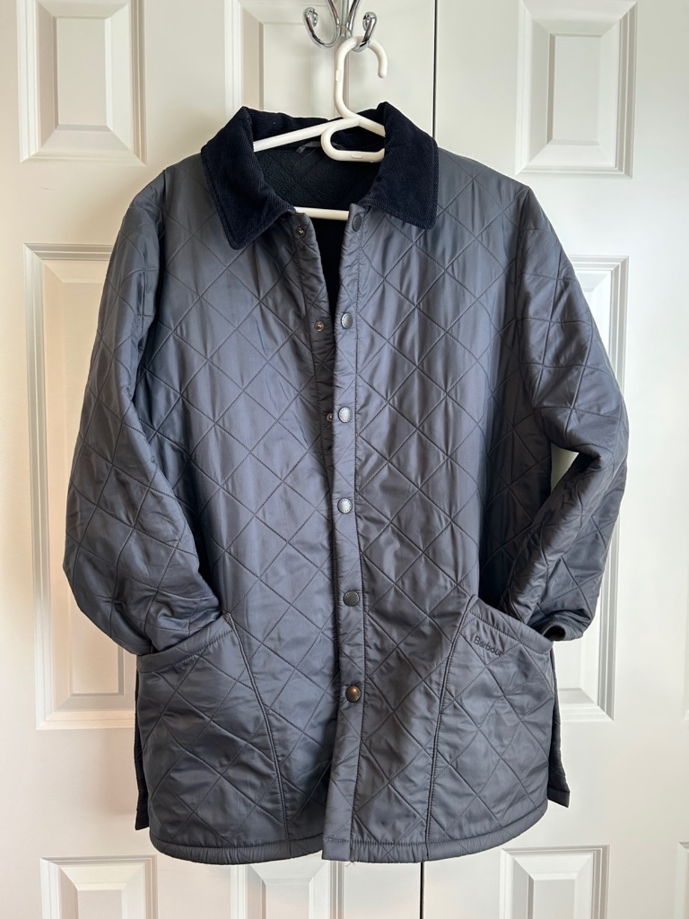Barbour Quilted Light Jacket in Navy with Black Collar